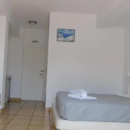 Blue Horizon * Fira (Santorini)